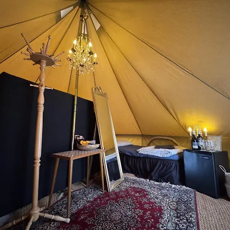 Glamping Lille Strandbygard * Arnager